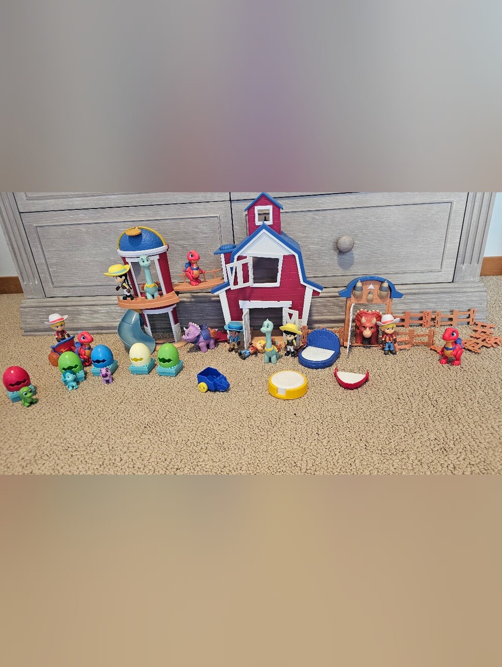 Jazwares Dino Ranch Large Clubhouse Playset Bundle with Bonus Figures, Dinosaurs